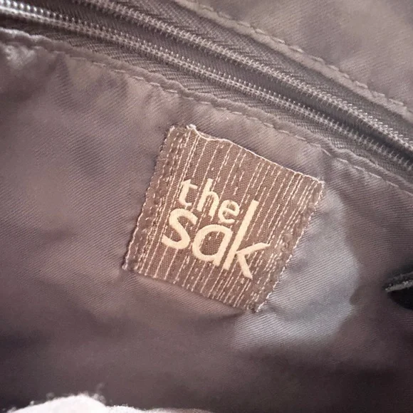 The Sak Black Leather Crossbody Bag – Minimalist Everyday - Picture 8 of 11